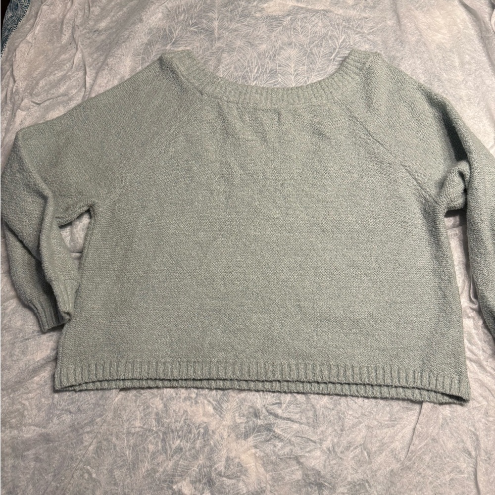 Hollister Women's Sweater in Soft Green